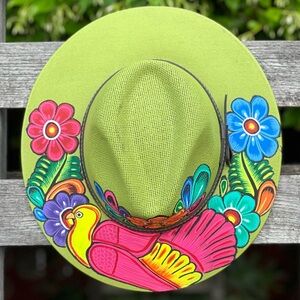 🆕Hand-Painted Artisan Panama Hat Made in Mexico – Floral Design